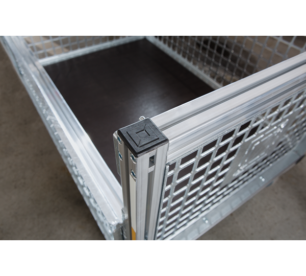 Cover cap plastic black 40x40 mm | © MUNK GmbH