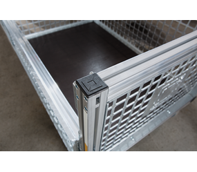 Cover cap plastic black 40x40 mm | © MUNK GmbH