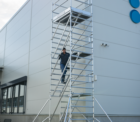 Mob. scaf. 1.35x1.80 m,incl. asc/outr. pf H=6.35 m | © MUNK GmbH