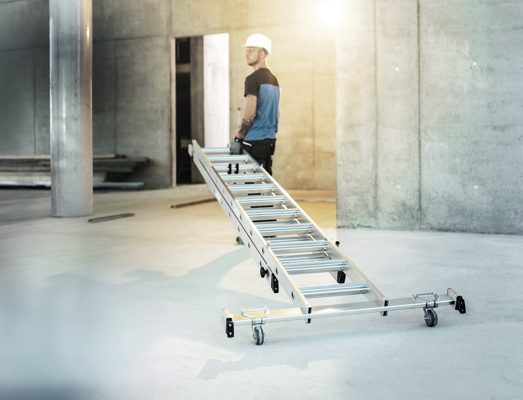 Push-up ext. ladder w. steps w. nivello, image | © MUNK GmbH
