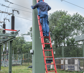 Push-up ext. ladder, RFG 2-sect.2x10 rungs, app. | © MUNK GmbH