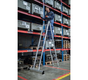 Éch. pliante 2part. av trav. nivello® 2x8 barr. Appl. marchepied | © MUNK GmbH