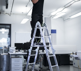 Multi-func. ladd. 4-sec.w.niv. stab. 4x3/4x3 rungs | © MUNK GmbH
