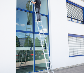 Window cleaner’s ladder set w. niv. stab. 3-sec. | © MUNK GmbH
