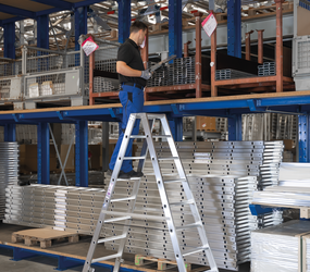 2-sided ladd., 2-sided acc. w. cast., 2x9 st. | © MUNK GmbH