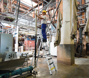 2-sided ladd.,1-sided acc.,w. clip-step R13 8 st. | © MUNK GmbH