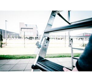 Stepladder 2x4 steps, plug-in with plug-in section | © MUNK GmbH
