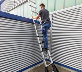 Telescopic ladder with steps, Prime Line, 13 steps | © Telesteps AB