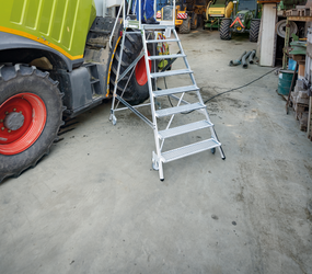 Pf. stairs, 1-sided acc.w. castors&handrails, app. | © MUNK GmbH