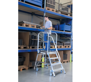 Podesttreppe eins. begehb. m. Rollen&Handlauf Anw | © MUNK GmbH