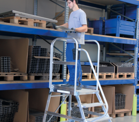 Pf. stairs, 1-sided acc.w. castors&handrails, app. | © MUNK GmbH