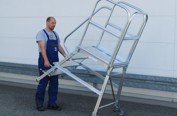 Plat.stairs,1-sid.acc.cast.&hand. gr. alu,4 st | © MUNK GmbH