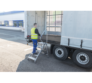 Work stand with handrail | © MUNK GmbH