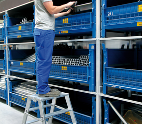 Hinged platform, 2-sided acc. 3 steps, app. | © MUNK GmbH