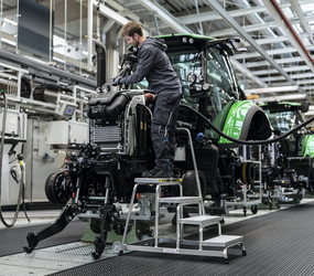 Work pf rigid R13 w. handrail & castors, app. | © MUNK GmbH