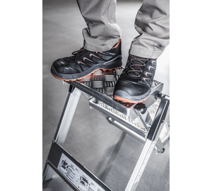 Alu-Kompakt-Tritt ML Detailansicht oberste Stehposition | © MUNK GmbH