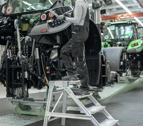 Work stand, 4 steps, app. | © MUNK GmbH