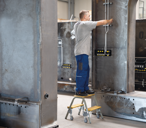 St. & wood step stool w. castors, 2 steps, app. | © MUNK GmbH