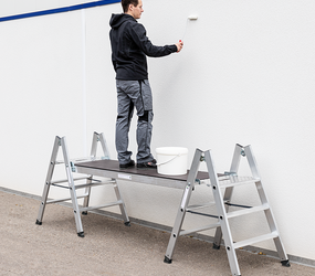 Folding steps w. suspended platform, app. | © MUNK GmbH