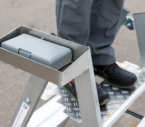 Folding step, 2-sided acc. Storage tray, app. | © MUNK GmbH