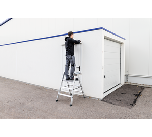 Klapptritt 3 Stufen mit Ablageschale Anwendung | © MUNK GmbH