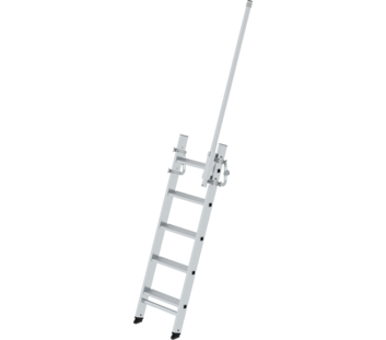 Step str. ladder, truck w. exit side-rail on right | © MUNK GmbH