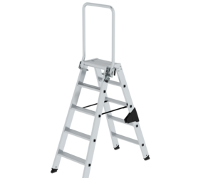 Grab rail for stepladder accessible from both sides | © MUNK GmbH