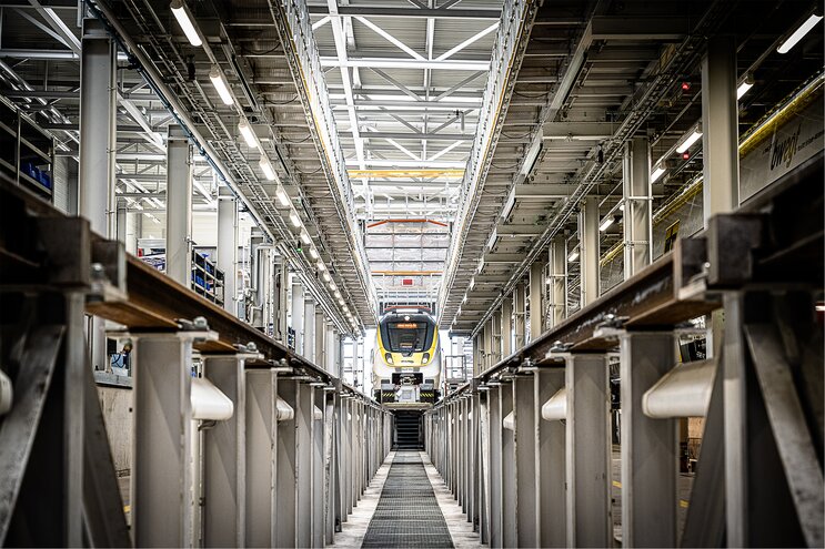 SWEG relies on roof access equipment from MUNK Günzburger Steigtechnik for rail vehicle maintenance. | © MUNK GmbH